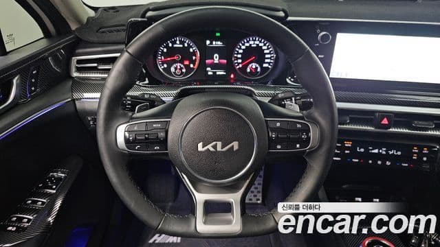 Kia K5 2021 — Şəkil 13/20
