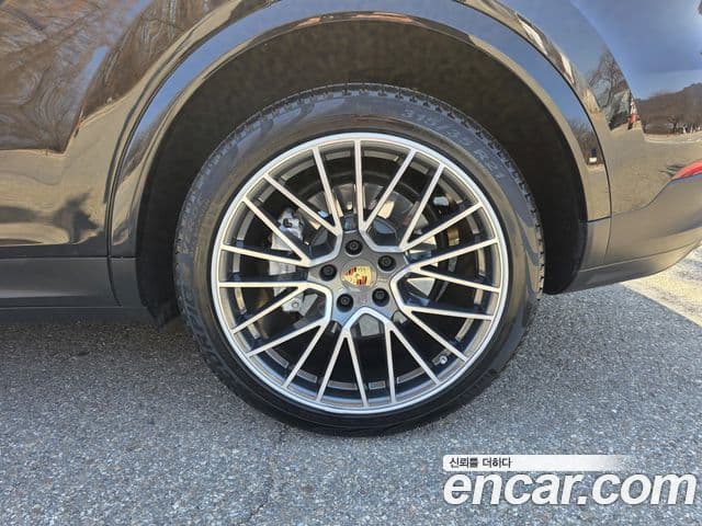 Porsche Cayenne 2020 — ფოტო 4/20