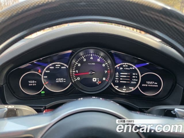 Porsche Cayenne 2020 — ფოტო 6/20