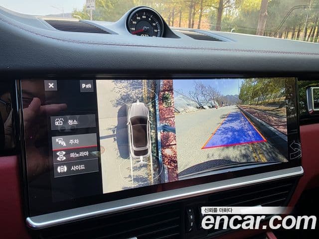 Porsche Cayenne 2020 — ფოტო 12/20