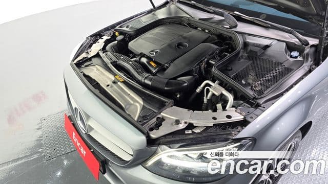 Mercedes-Benz C-Class 2019 — Şəkil 20/31