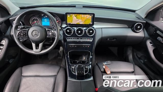 Mercedes-Benz C-Class 2019 — Şəkil 18/31