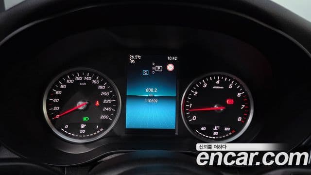 Mercedes-Benz C-Class 2019 — Şəkil 10/31