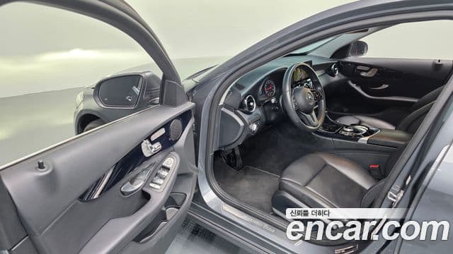 Mercedes-Benz C-Class 2019 — Şəkil 26/31