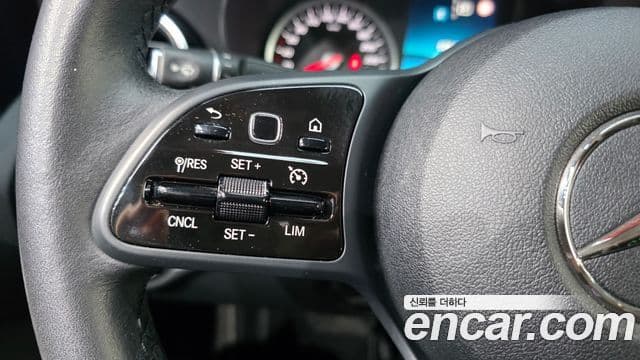 Mercedes-Benz C-Class 2019 — Şəkil 13/31
