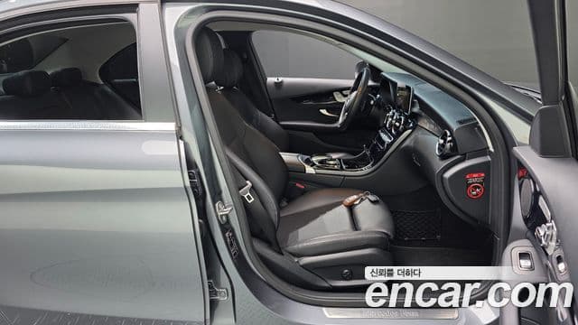 Mercedes-Benz C-Class 2019 — Şəkil 23/31
