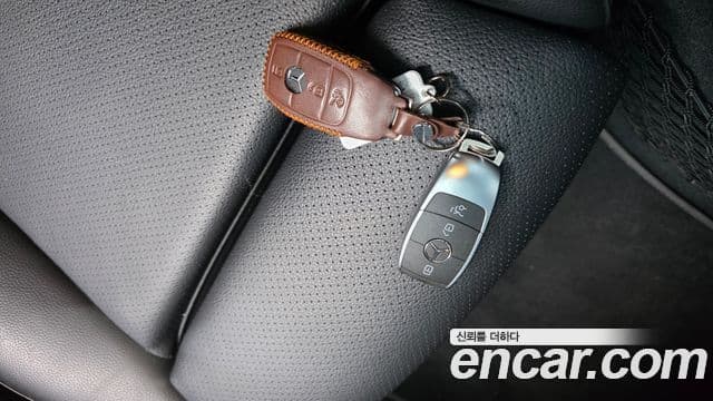 Mercedes-Benz C-Class 2019 — Şəkil 15/31