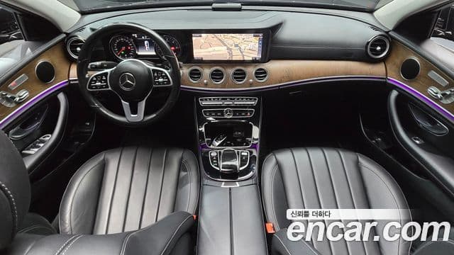 Mercedes-Benz E-Class 2019 — ფოტო 7/20