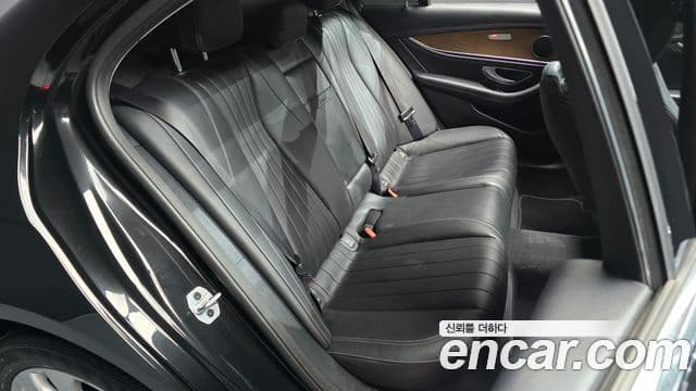 Mercedes-Benz E-Class 2019 — Şəkil 11/20