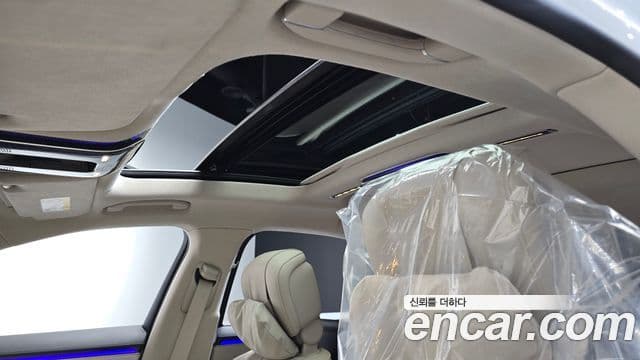 Mercedes-Benz S-Class 2024 — Фото 16/20