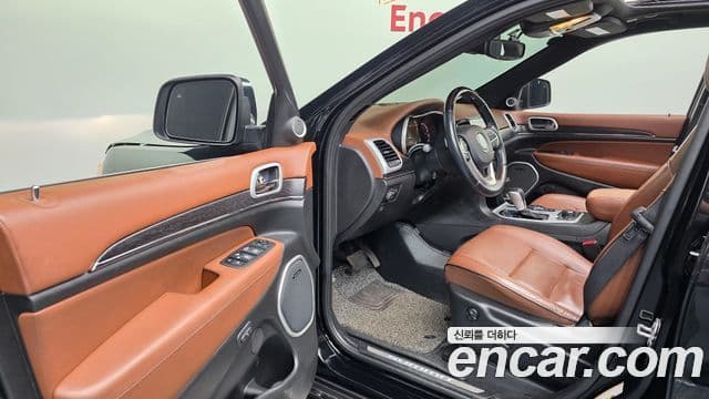 Jeep Grand Cherokee 2021 — Şəkil 10/20