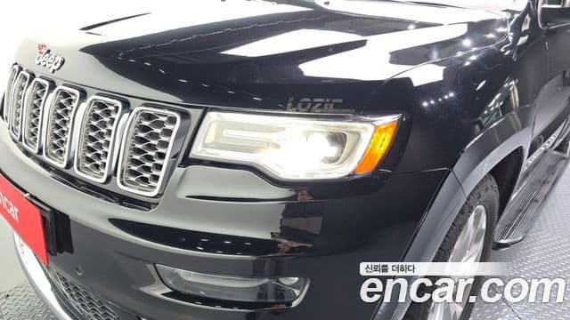 Jeep Grand Cherokee 2021 — Photo 22/36