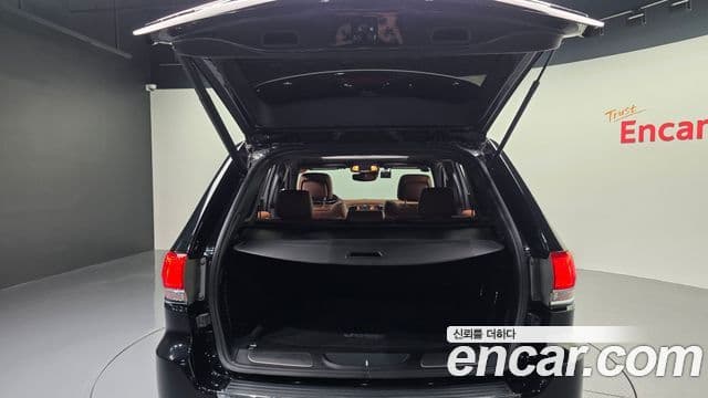 Jeep Grand Cherokee 2021 — Photo 4/36