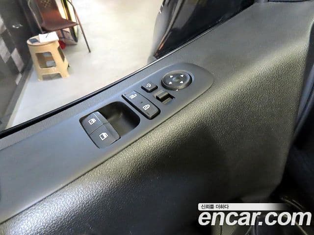 Hyundai Staria 2023 — ფოტო 13/19