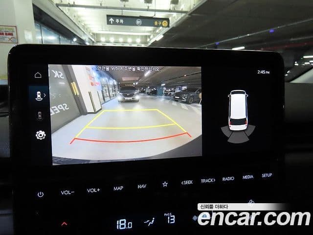 Hyundai Staria 2023 — ფოტო 15/19