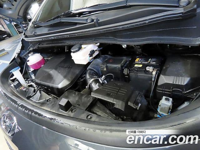 Hyundai Staria 2023 — ფოტო 18/19
