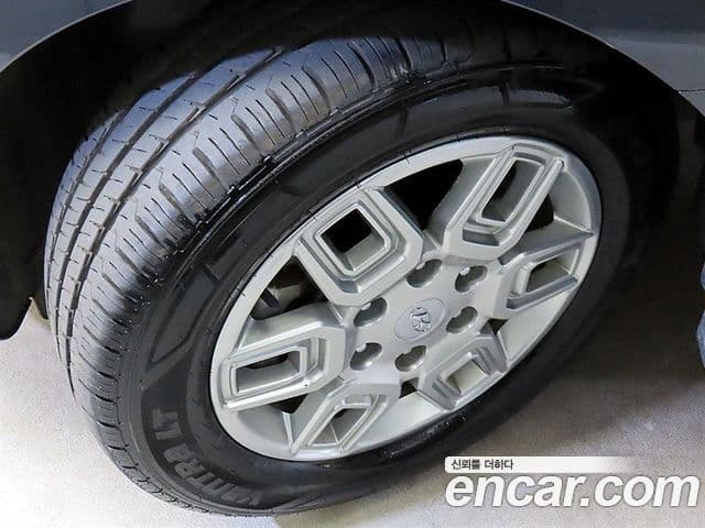 Hyundai Staria 2023 — ფოტო 19/19