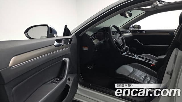 Volkswagen Arteon 2019 — Şəkil 10/20
