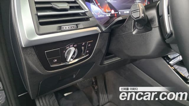 BMW X3 2024 — Photo 8/20