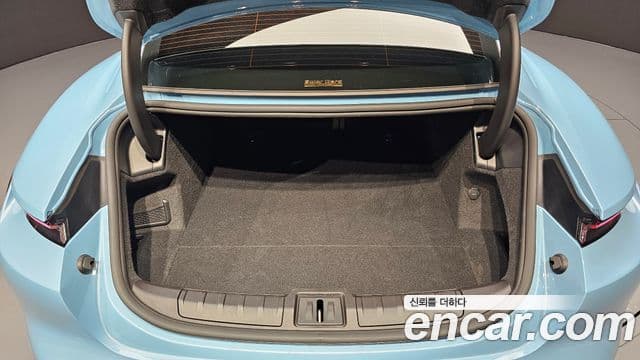 Porsche Taycan 2023 — Şəkil 19/35