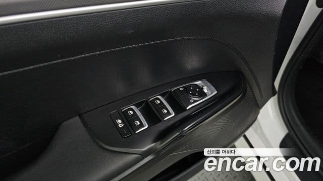Kia K5 2021 — ფოტო 15/20