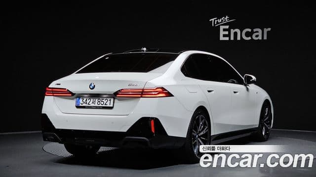 BMW 5 Series 2025 — Şəkil 2/20