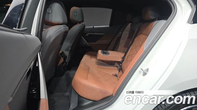 BMW 5 Series 2025 — Şəkil 12/20