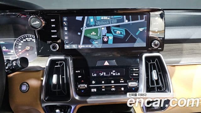 Kia Sorento 2022 — Şəkil 13/20