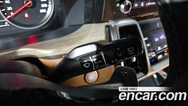 Kia Sorento 2022 — Şəkil 17/20