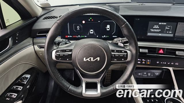 Kia K5 2023 — Şəkil 13/20