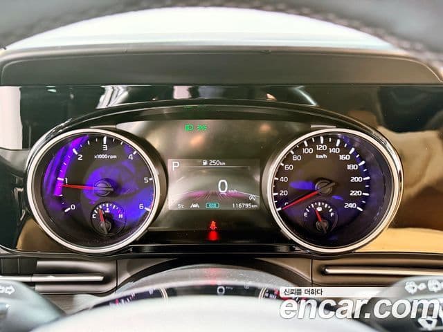 Kia Carnival 2020 — фото 4 из 20