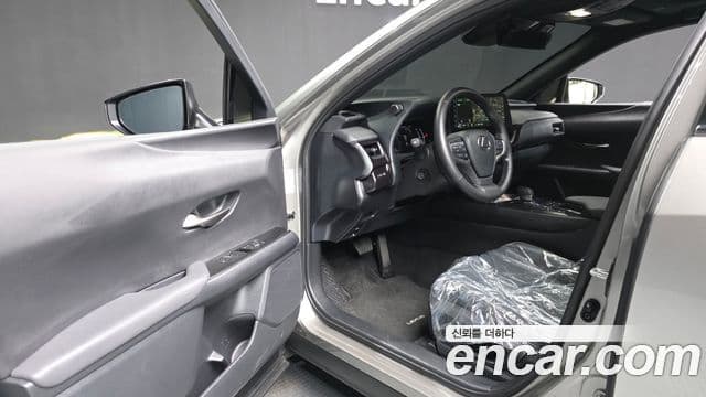 Lexus UX300h 2024 — ფოტო 10/20