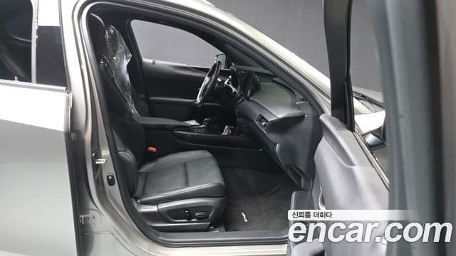 Lexus UX300h 2024 — ფოტო 11/20