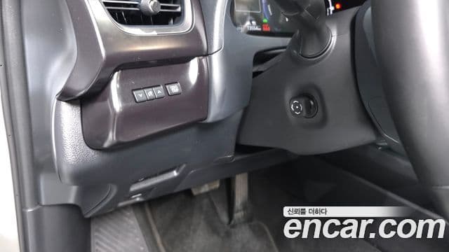 Lexus UX300h 2024 — ფოტო 14/20