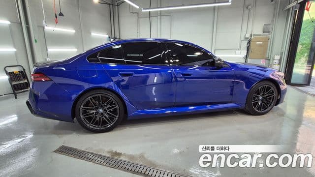 BMW M5 2025 — ფოტო 14/17