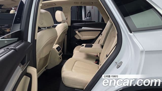 Audi Q5 2022 — Şəkil 12/20