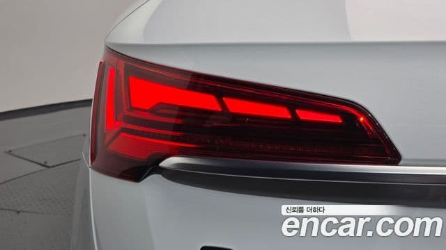 Audi Q5 2022 — Şəkil 35/35