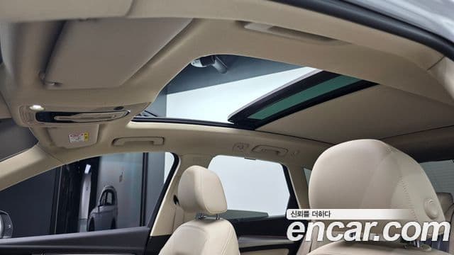 Audi Q5 2022 — Şəkil 16/35