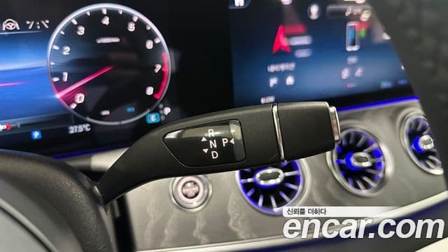 Mercedes-Benz AMG GT 2025 — Photo 10/20