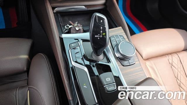 BMW 5 Series 2019 — ფოტო 9/20