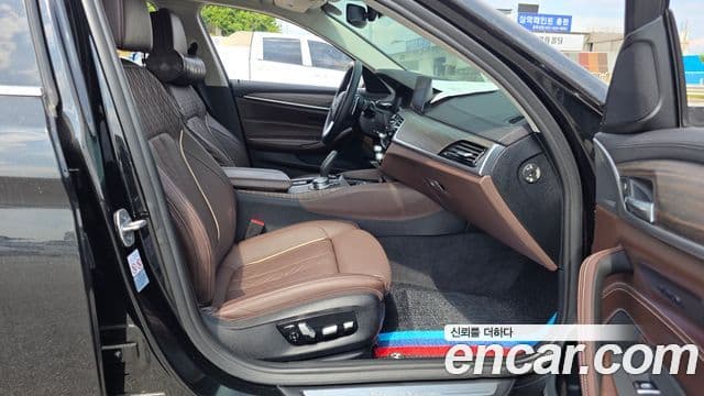 BMW 5 Series 2019 — ფოტო 11/20
