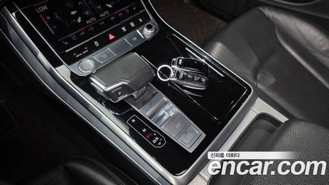 Audi Q8 2020 — ფოტო 9/20