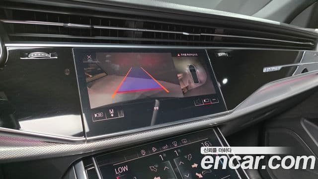 Audi Q8 2020 — ფოტო 14/20