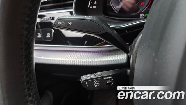 Audi Q8 2020 — ფოტო 15/20