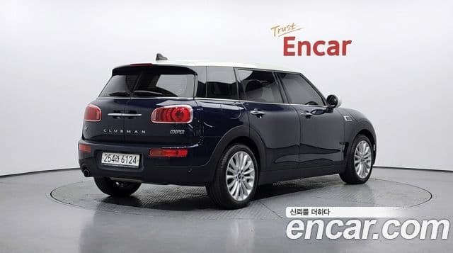 Mini Cooper Clubman 2019 — Фото 2/20