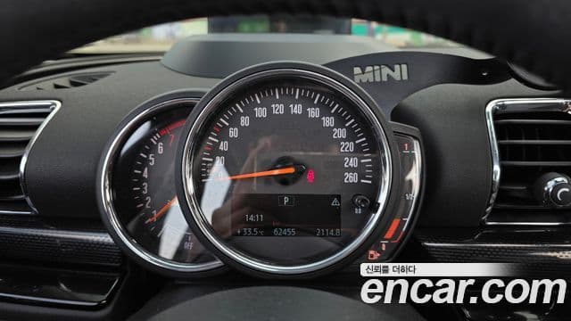 Mini Cooper Clubman 2019 — Фото 8/20