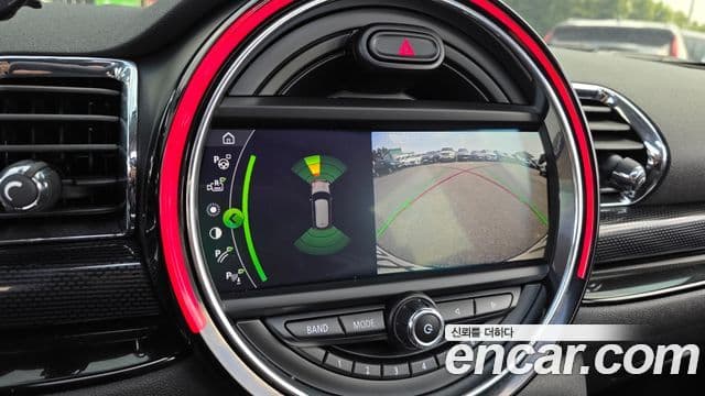 Mini Cooper Clubman 2019 — Фото 15/20
