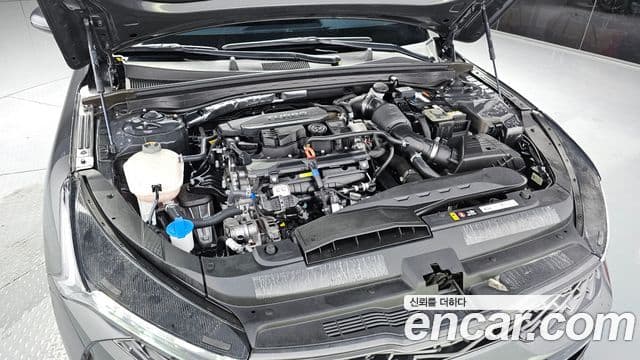Kia K5 2023 — ფოტო 6/20