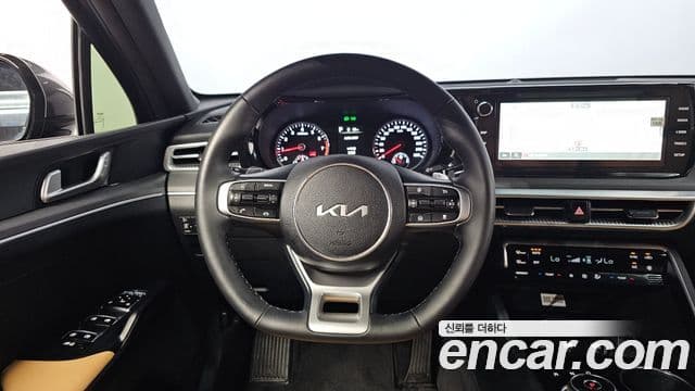 Kia K5 2023 — ფოტო 12/20