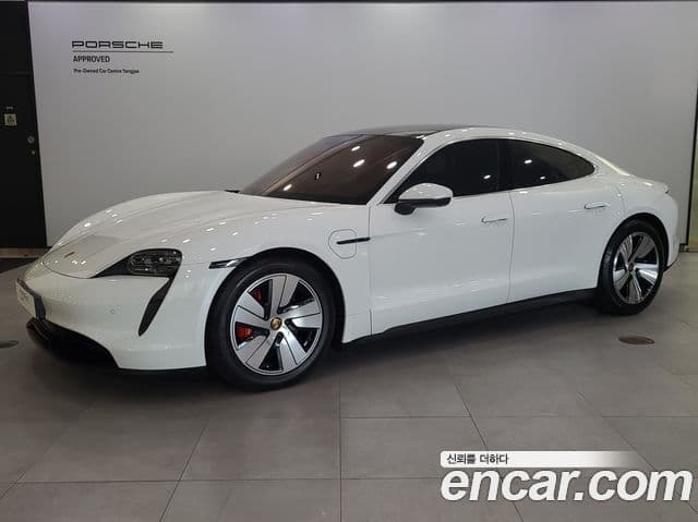 Porsche Taycan 2022 — Photo 2/20